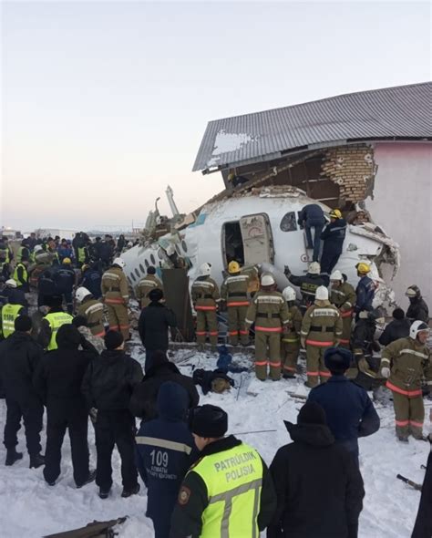 K­a­z­a­k­i­s­t­a­n­­d­a­ ­y­o­l­c­u­ ­u­ç­a­ğ­ı­ ­d­ü­ş­t­ü­:­ ­1­2­ ­ö­l­ü­